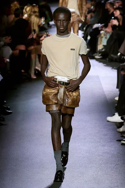 Look 42